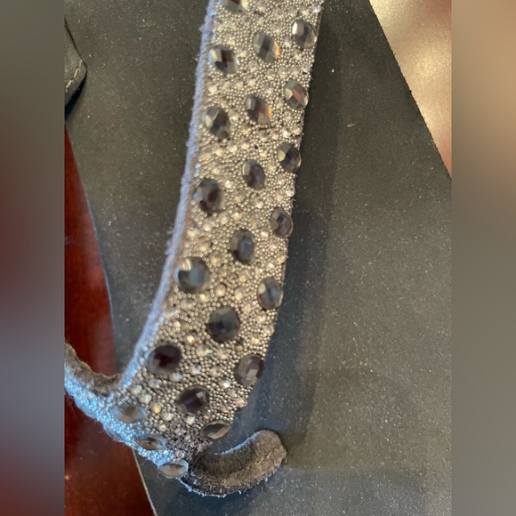 NWOT Yellow Box Platform Flip Flops with Silver Accents 11M - Picture 3 of 8